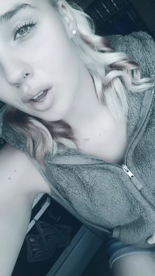 @Mandyxxxbasti