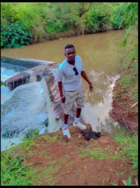 @tour guide 🇰🇪
