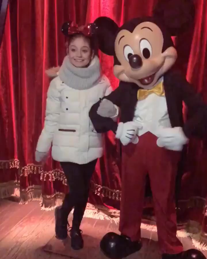 @Karol Sevilla🌙