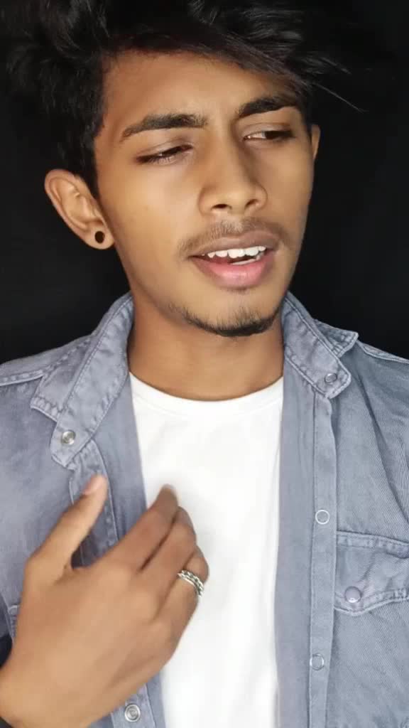 @𝓡𝓸𝔀𝓭𝔂😜