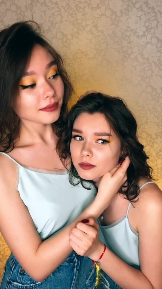 @Olimi_twins