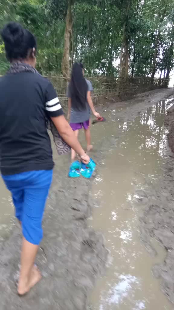 @ধেমাজিৰে ছোৱালী