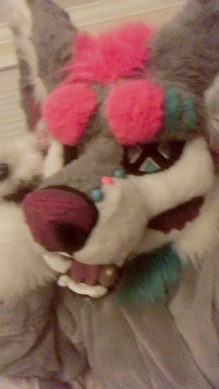 @scared_pink_purple