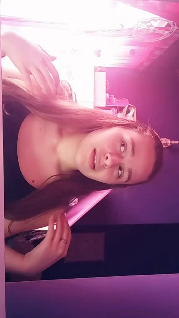 @Cammi🌙️