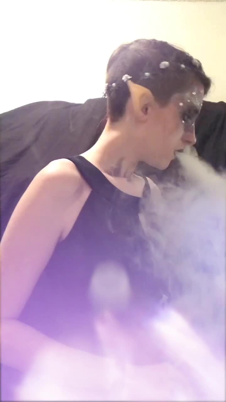 @AlexLynnVape