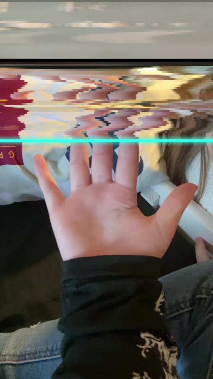 @Vi 🍌🤜🏻