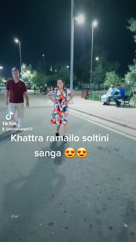 @एलिना दोङ