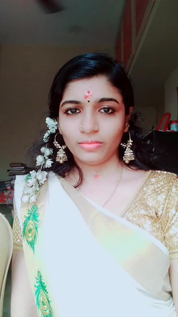@charuu_zzzzz