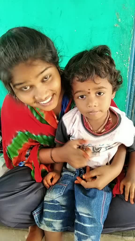 @chitti varma😍