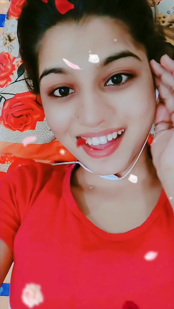 @CuteSmileyDeepika😍
