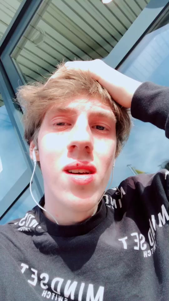 @🏳️🌈colin🏳️🌈