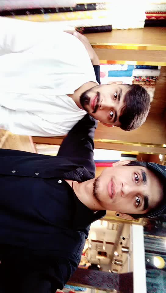 @abdullah khan 😎