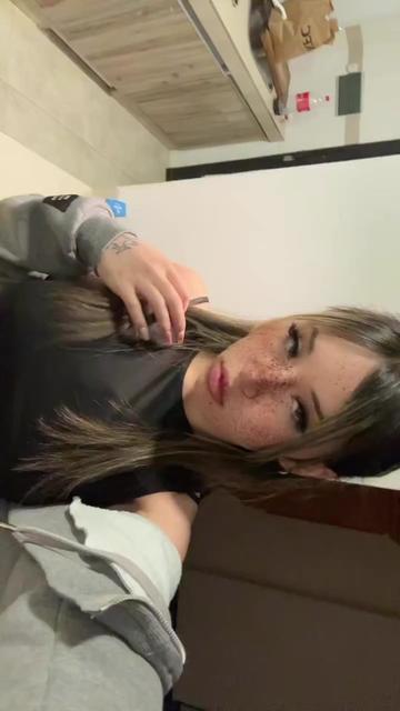 @Mewslut 💦💗