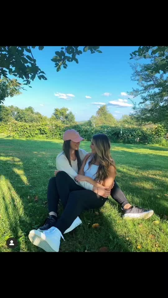 @Sarah and cindy🌈😍✨