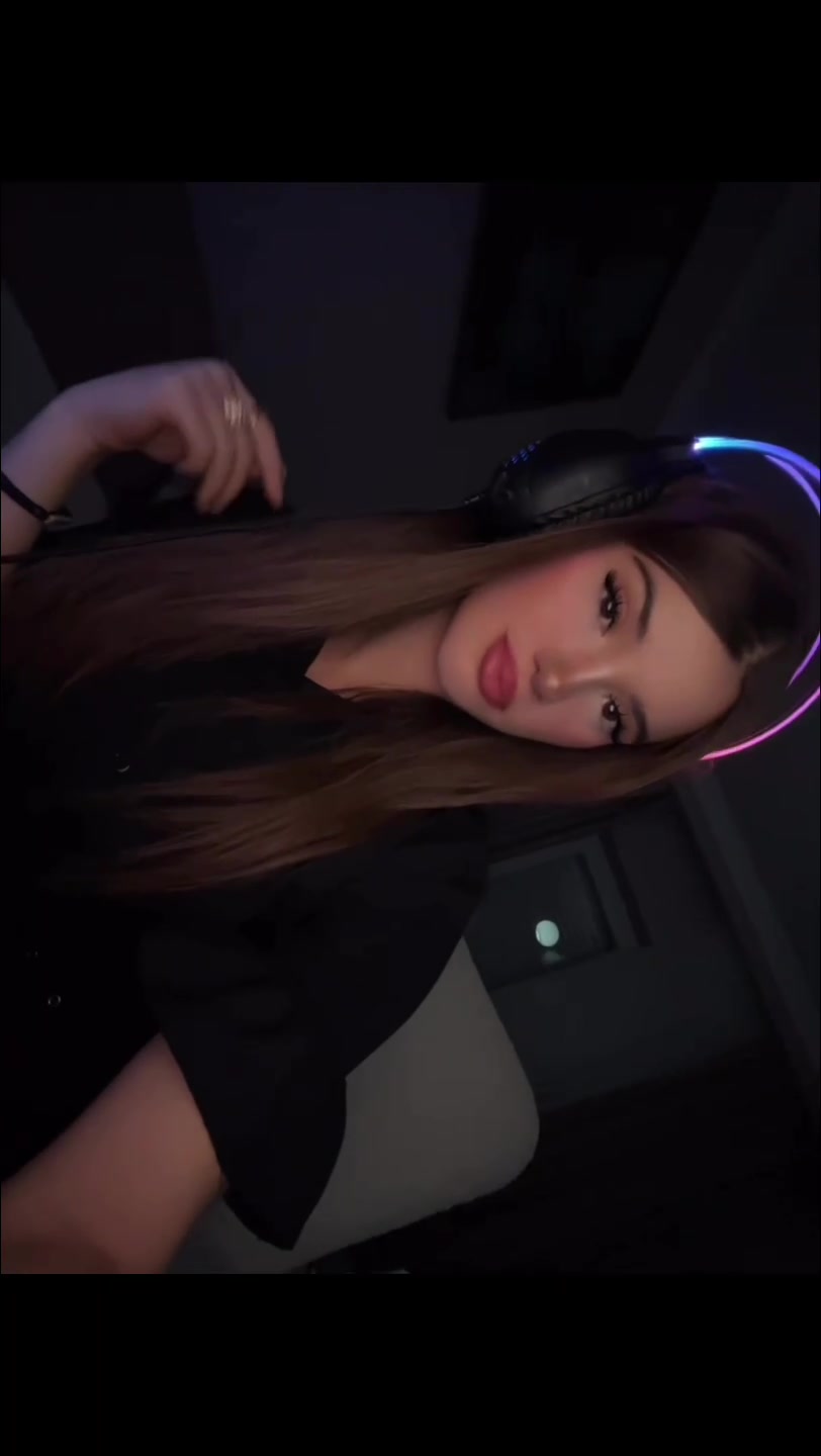 @urfavww.brunette