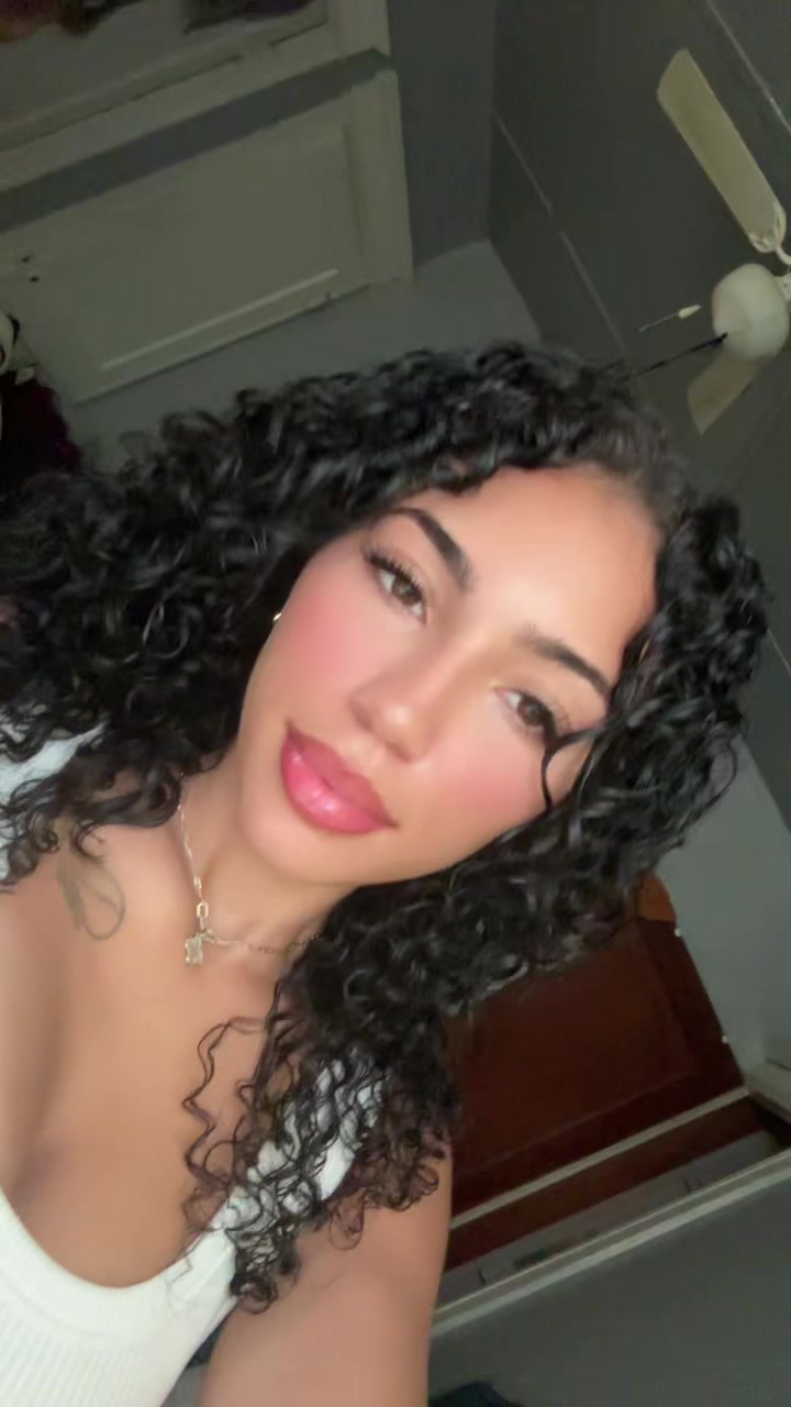 @Capricornbaddie