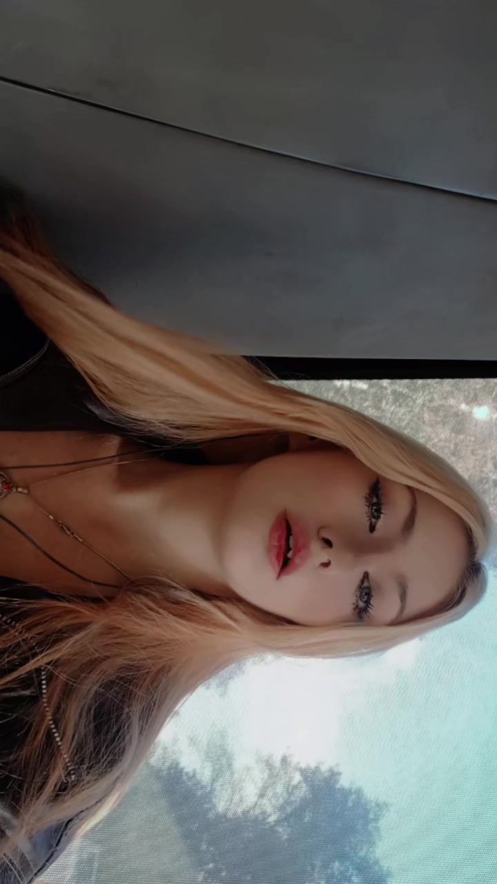 @adelina