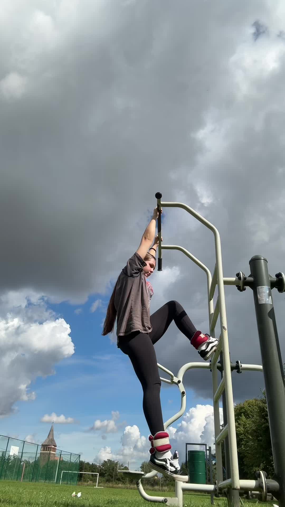 @_pole_flow_dance_pola_