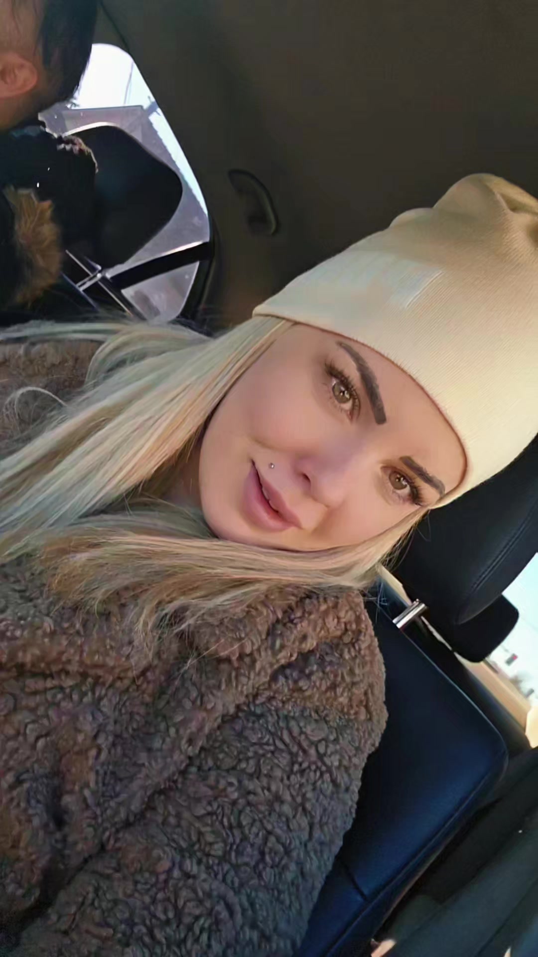 @Leaa23