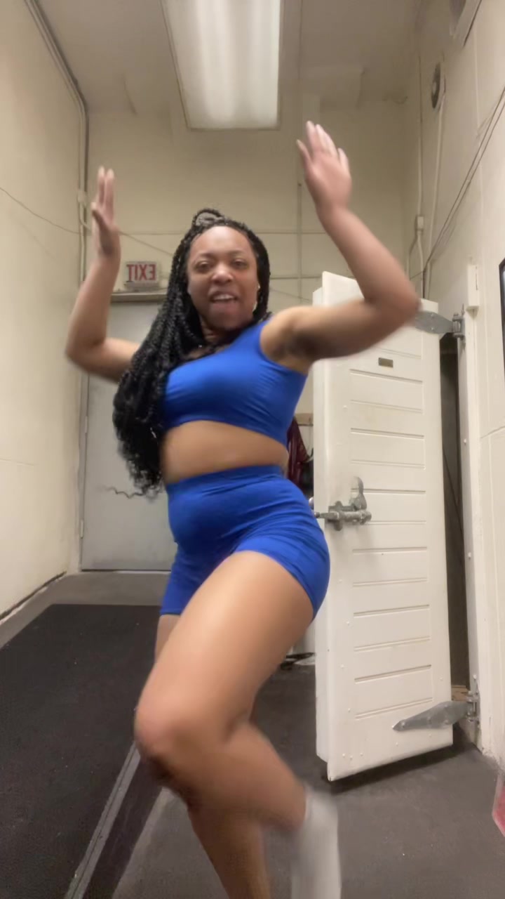 @8countStudios