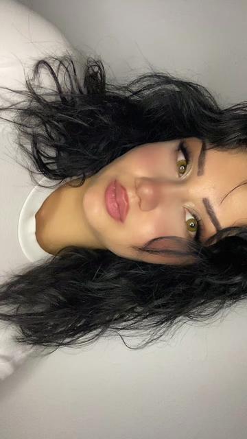 @L A U R A “ 🕷️