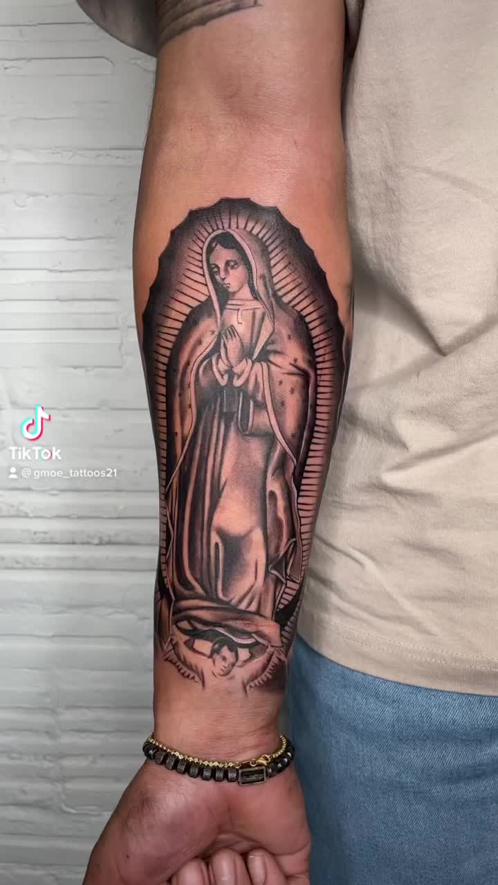 @Gmoe_tattoos21