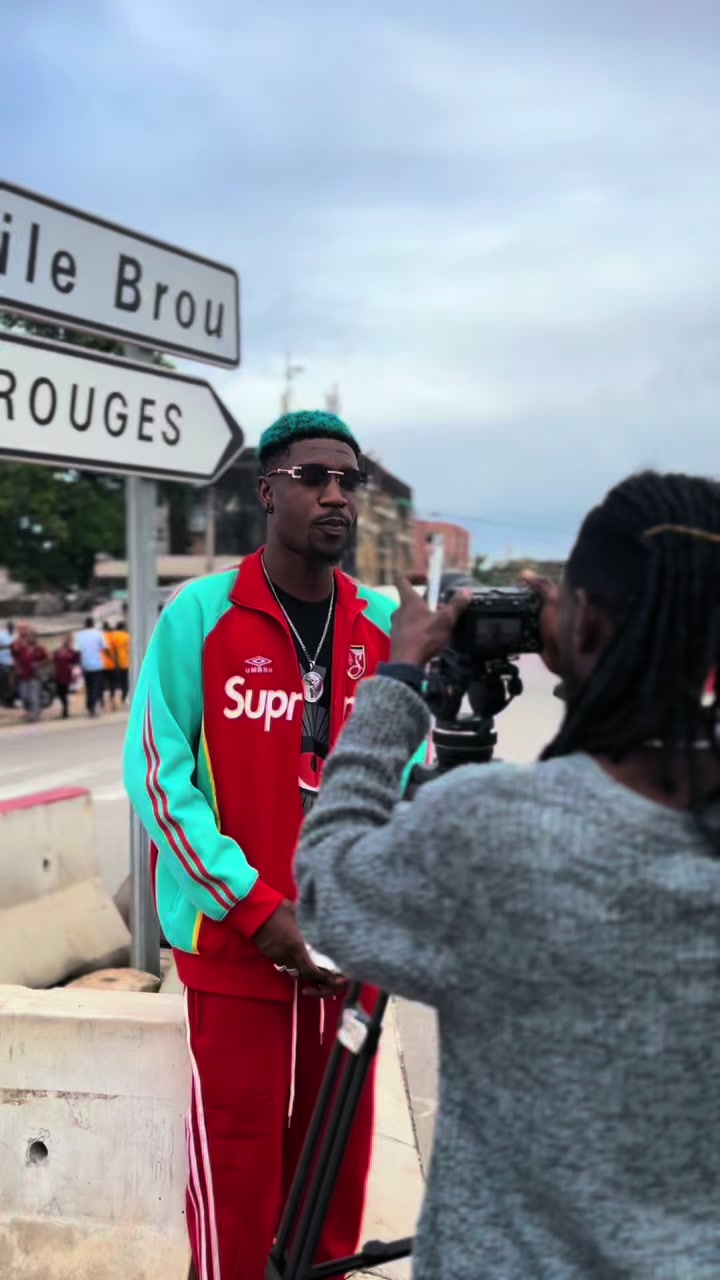 @AZAZOU SATELITE LE MA&Icirc;TRE 💪01