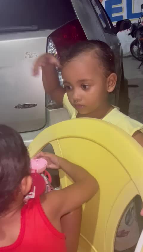 @laricoellho_