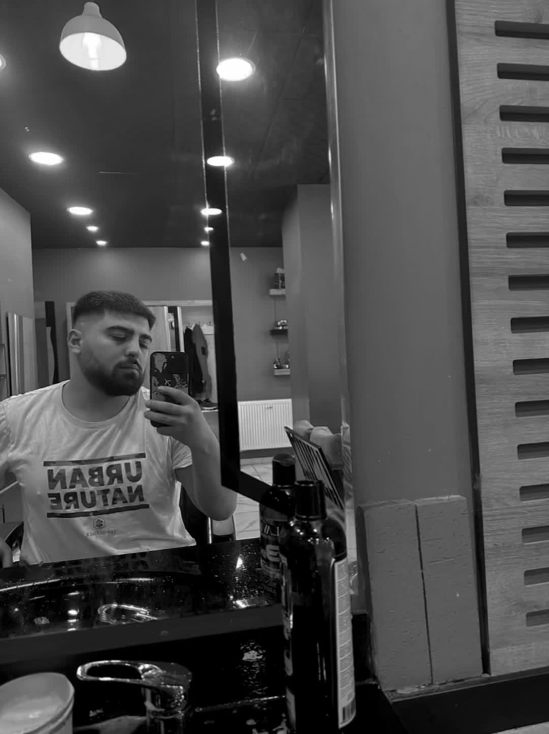 @B&uuml;nyamin Ay