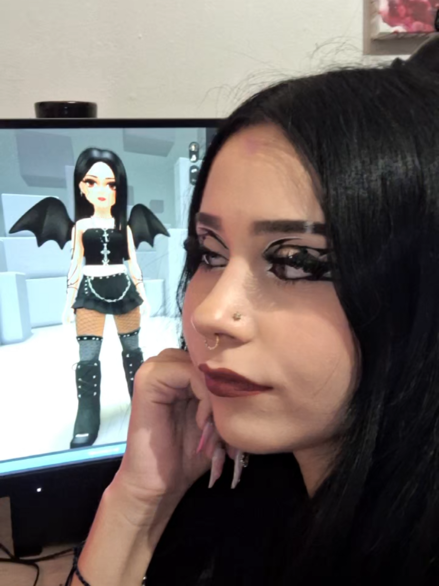 @☽✞𝕷𝖊𝖘𝖑𝒚✞☾