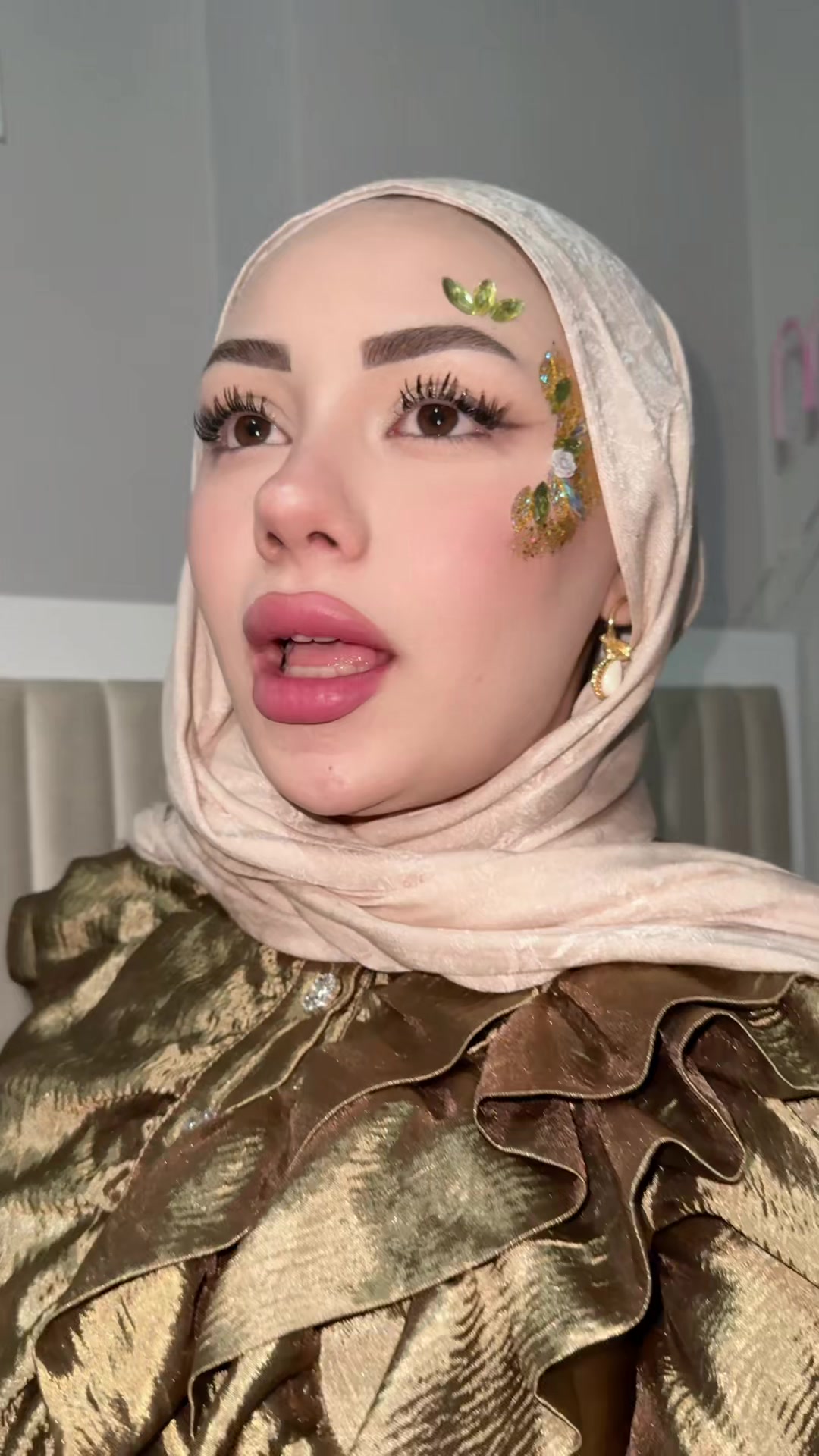 @meneksee__