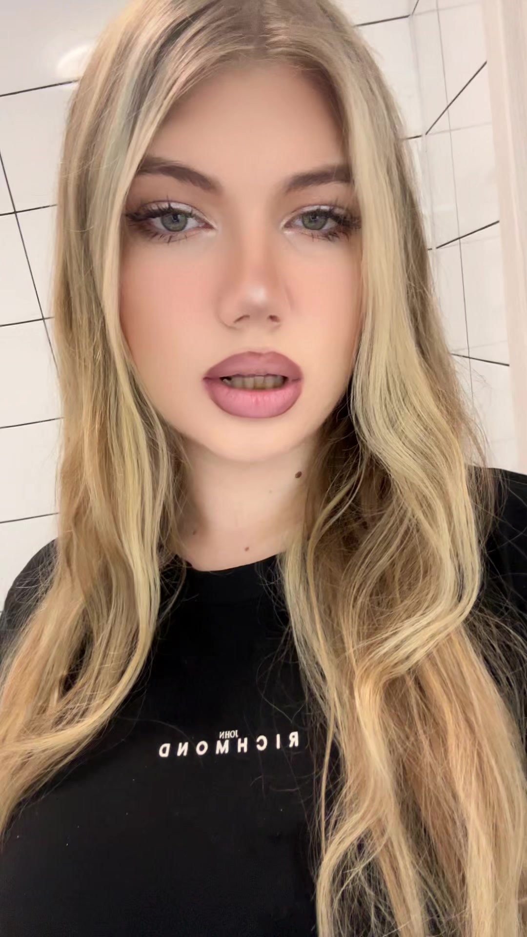 @🦋🤍