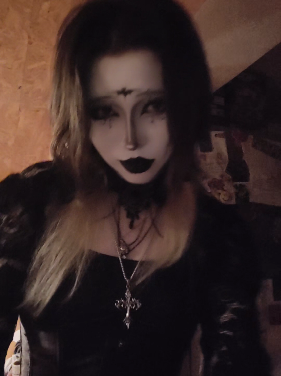 @⟢﹒𝔑𝔬𝔠𝔱𝔶𝔩𝔦𝔞 🦇◞