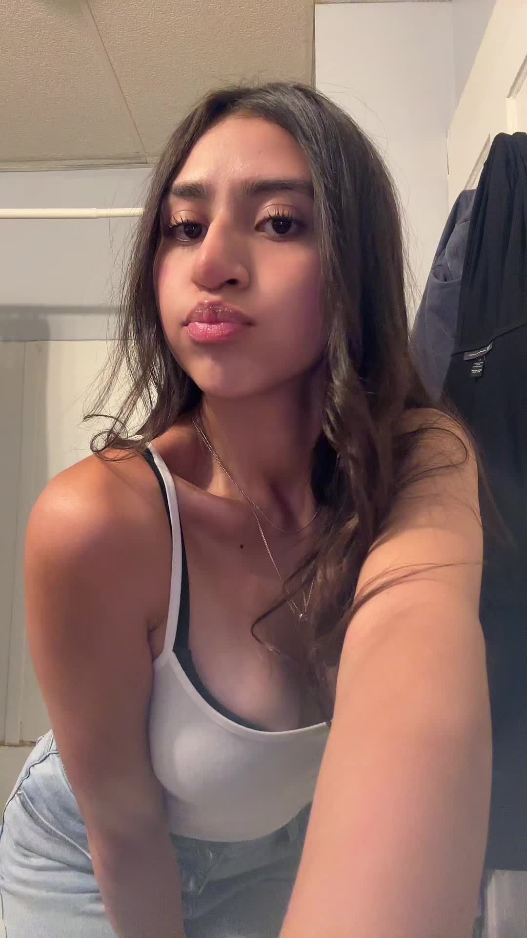 @bella