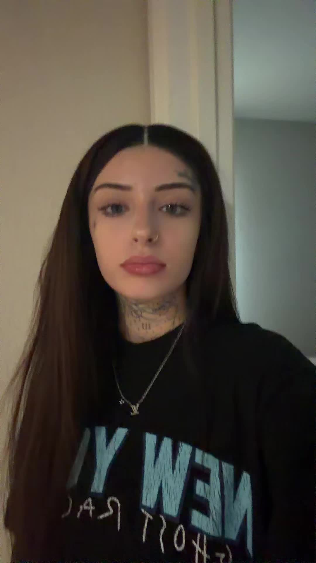 @Lilyrrrose
