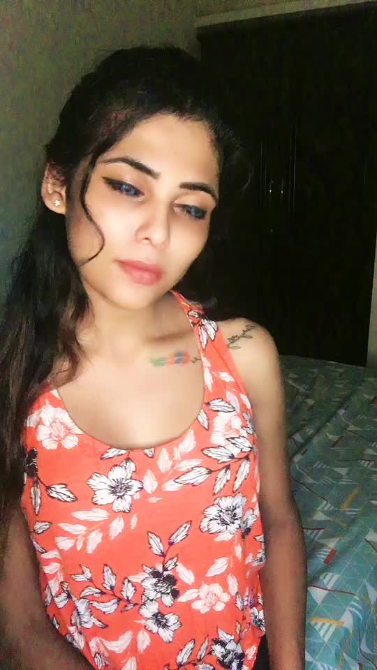 @👑Hansika -👑