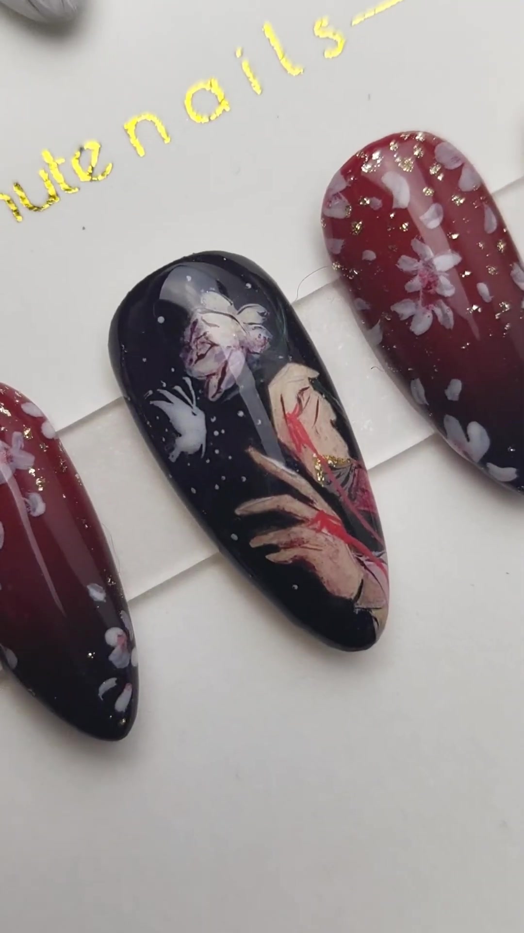 @IG: minute.nails