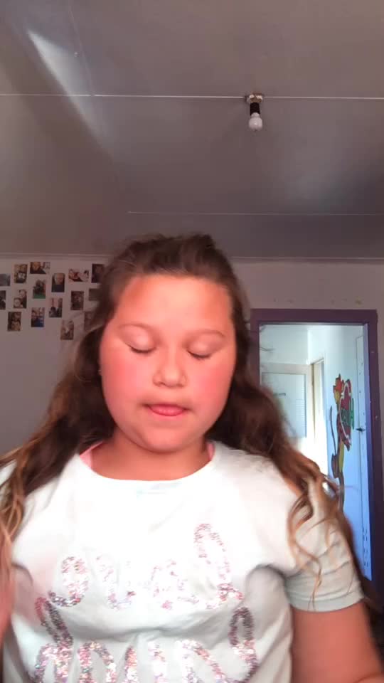 @MANIXZYO/little sis