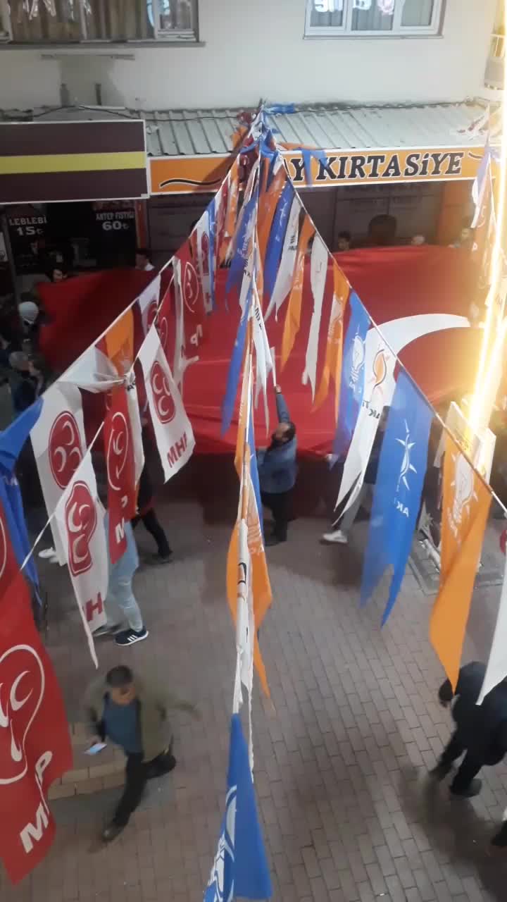 @hilal &ouml;m&uuml;r