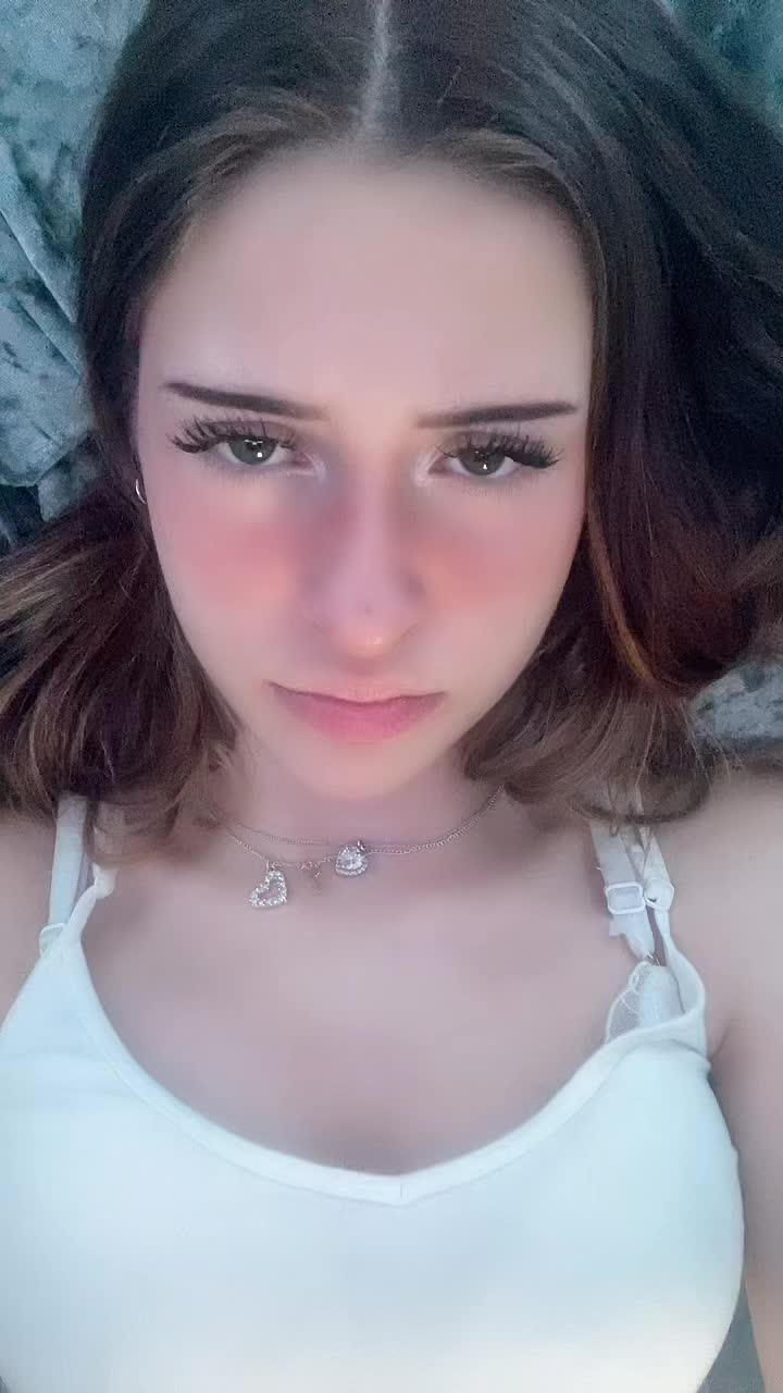 @✧・゚✿❀✿ everlyn ✿❀ ✧・゚