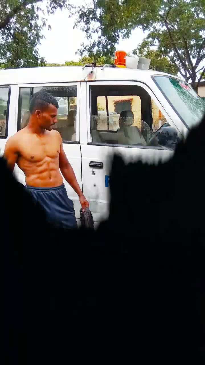 @MH:12: police.....