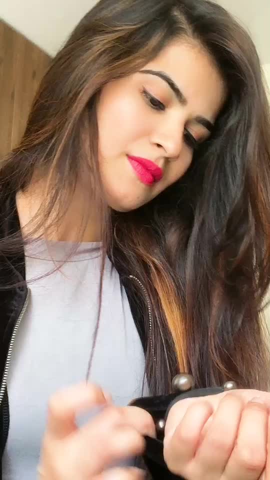 @Priya👑