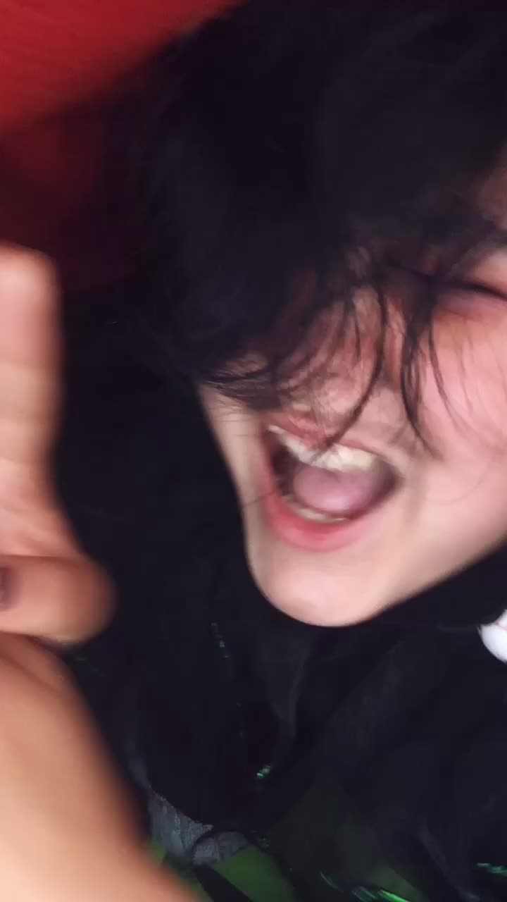 @Weird_Banana_Sinner