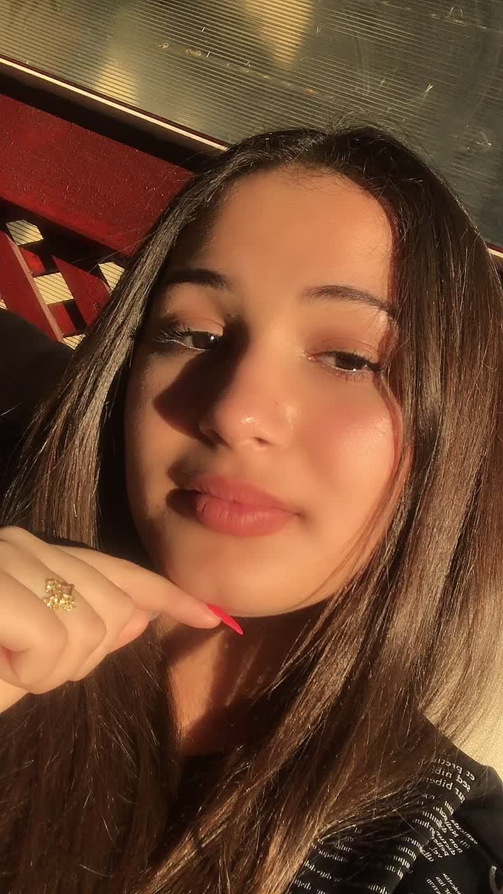 @Alexandraa_12