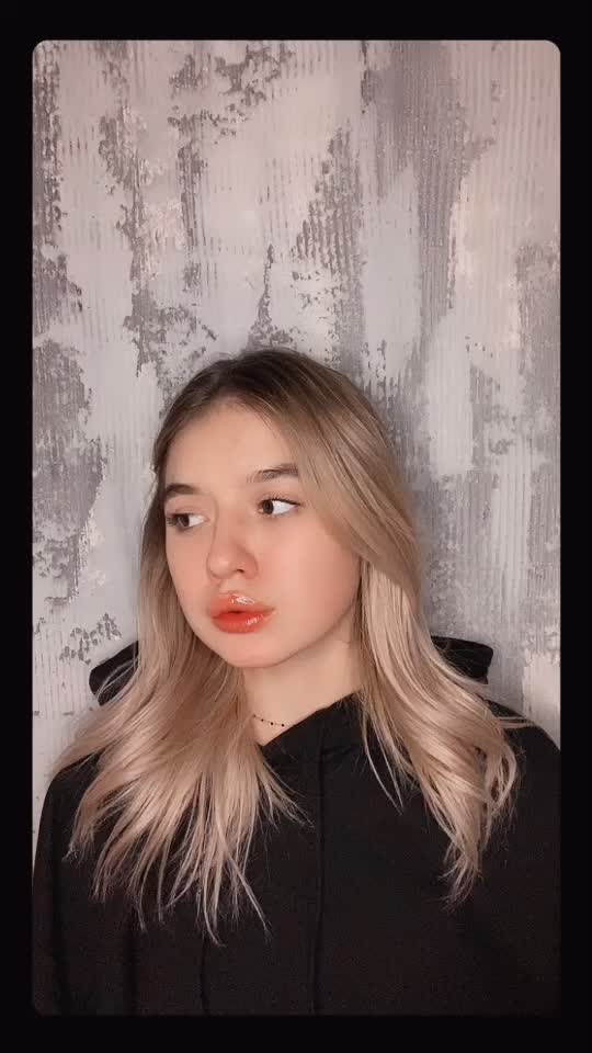 @arozvadovska_