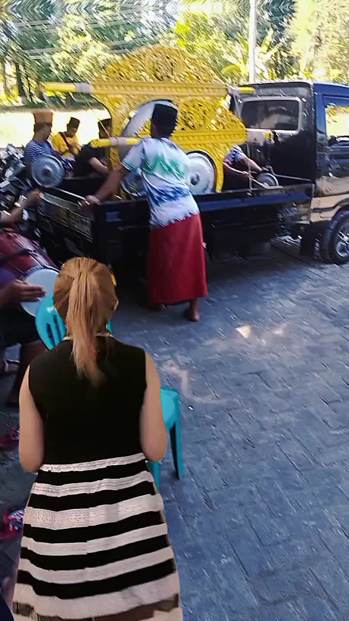 @UliqMomo