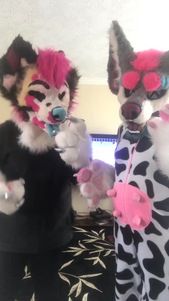 @scared_pink_purple