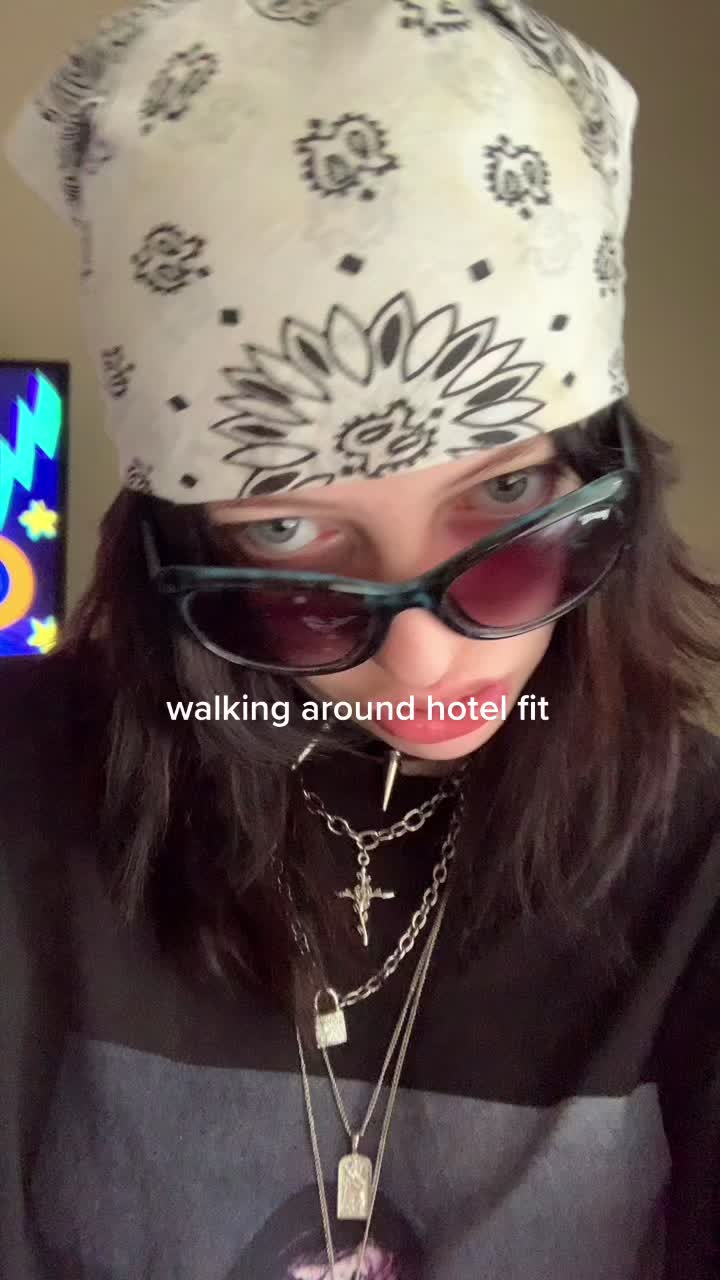 @L✩