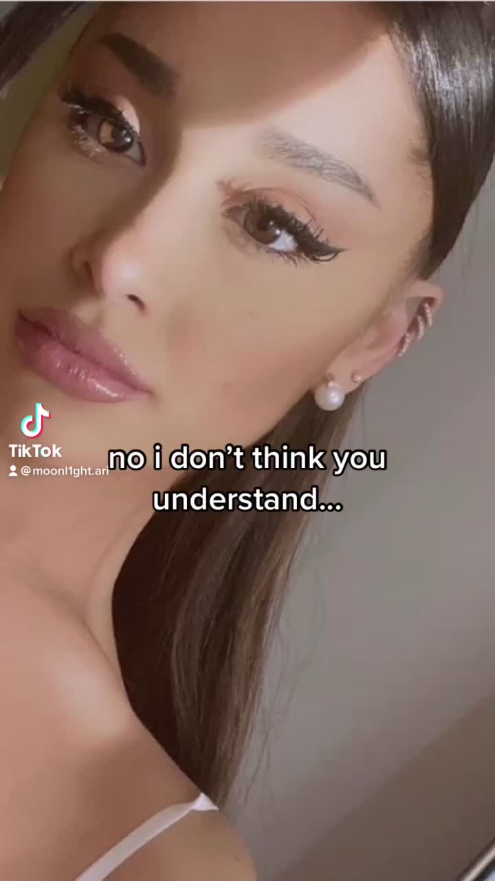 @𑁍Ari is queen𑁍