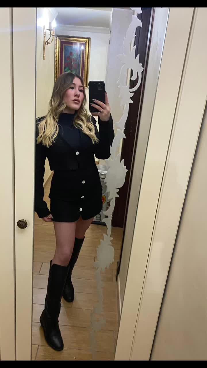 @connyscarallo_